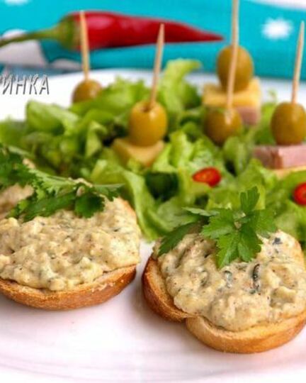 Рецепт сырного паштета из цукини с миндалем