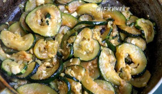 сырный паштет из цукини с миндалем