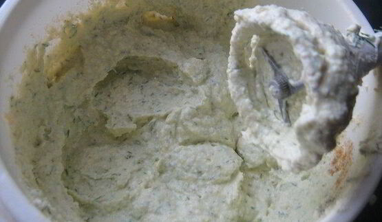 яичный паштет с корнишонами