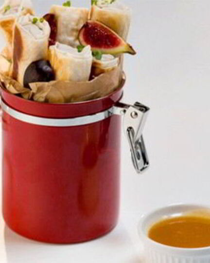 Рецепт креветочных роллов с инжиром и апельсиновым соусом