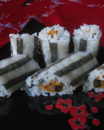 Рецепт полосатых роллов с мидиями