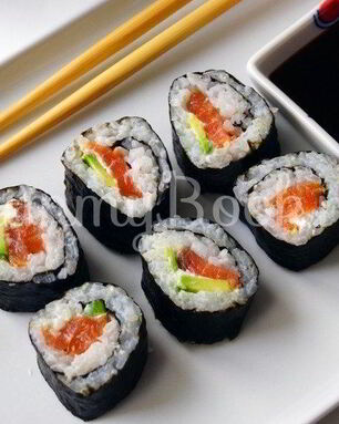 Роллы с лососем и Филадельфией