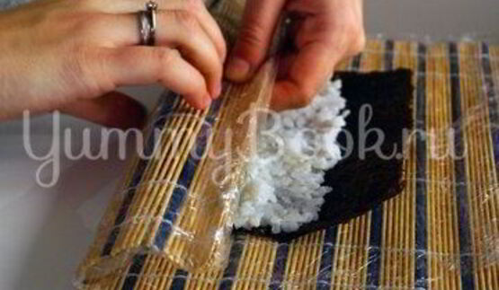 роллы с лососем и филадельфией