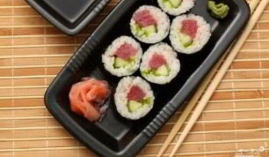 роллы с тунцом и огурцом