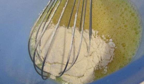 роллы с яичных блинчиков с курицей и салатом