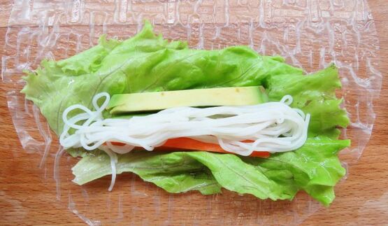 спринг-роллы с креветками