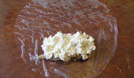 спринг-роллы с курицей, грибами и сливочным сыром