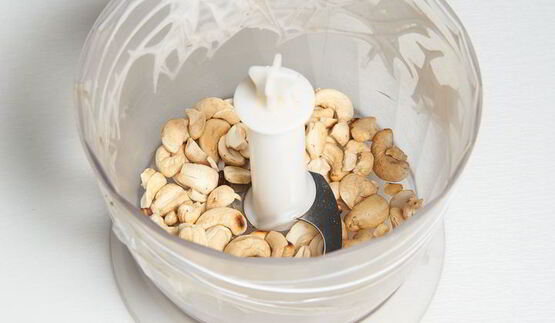 спринг-роллы с овощами и соусом