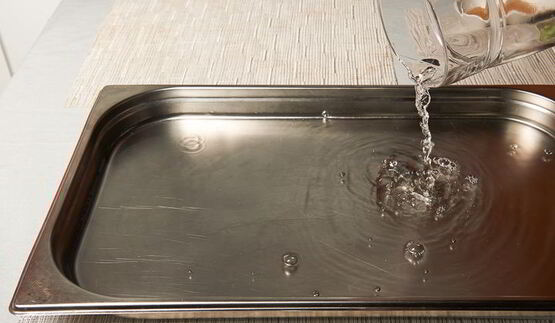 спринг-роллы с овощами и соусом