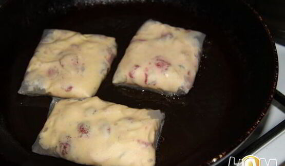 спринг-роллы с творогом, клубникой и бананом