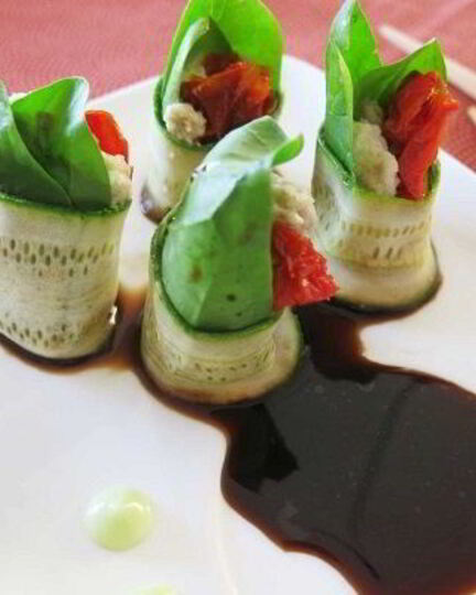 Рецепт быстрых рулетиков с цуккини