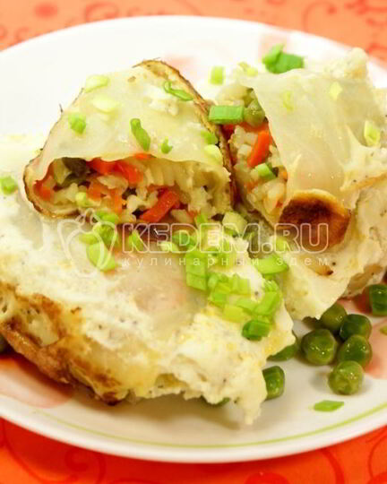 Рецепт капустных рулетиков в омлете