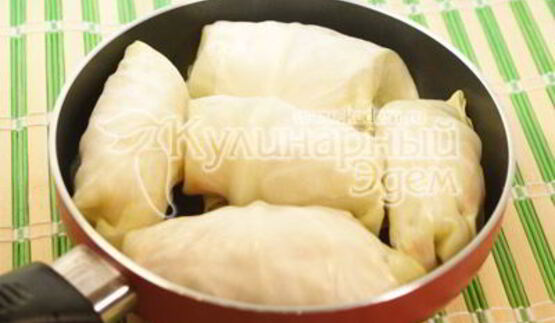 капустные рулетики в омлете