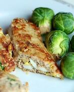 Куриный рулет с яйцом