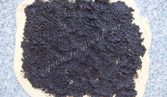 маковый рулет с крошкой