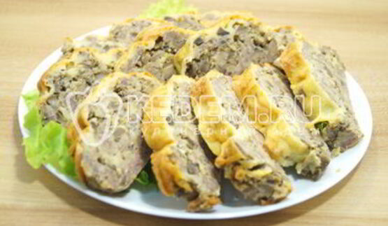 мясной рулет с грибами и сыром новогодний