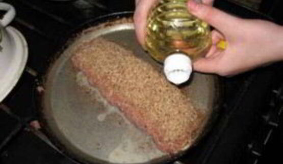 мясной рулет с макаронами