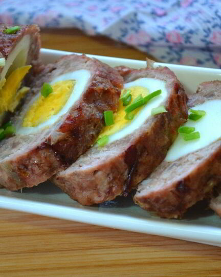 Рецепт мясного рулета с яйцом в духовке