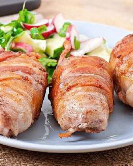 Рецепт мясных рулетиков с томатно-сливочным соусом