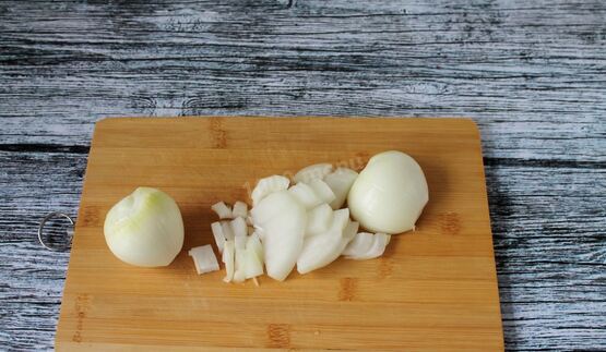 постный рулет с луком дрожжевой