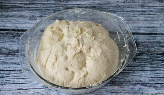 постный рулет с луком дрожжевой