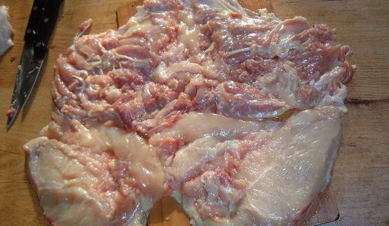 рулет из курицы с омлетом и грибами