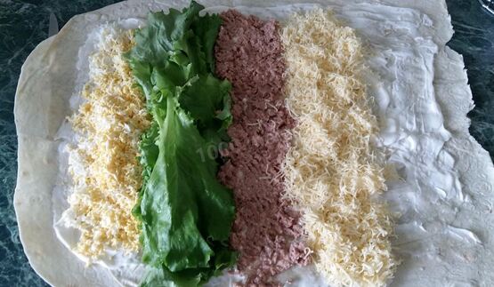 рулет из лаваша с печенью трески