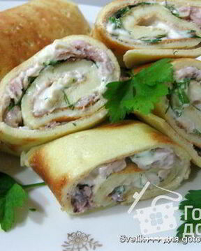 Рулет из омлета с курицей