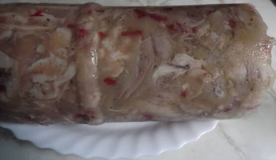 рулет куриный луковый