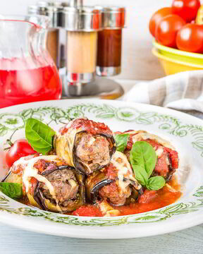 Рулетики из баклажана с мясом