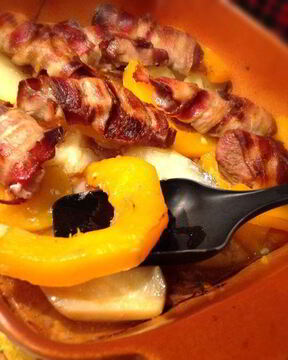 Рулетики из индейки, запеченные с тыквой