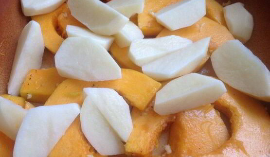 рулетики из индейки, запеченные с тыквой