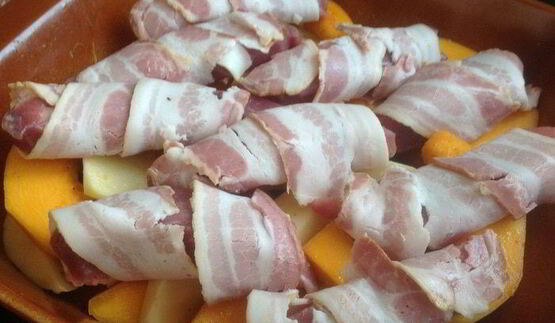 рулетики из индейки, запеченные с тыквой