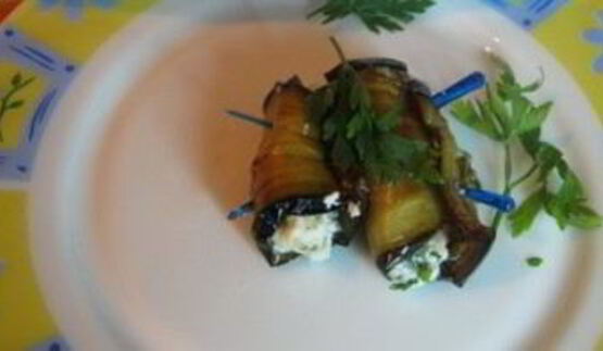 рулеты из баклажанов с творогом