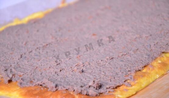 сырный рулет с паштетом из печени