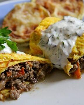 Яичные рулетики с печеночной начинкой