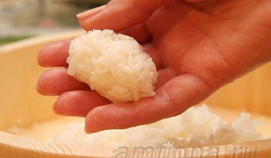 нигири-суши с кальмаром