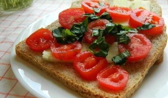 капрезе сэндвич