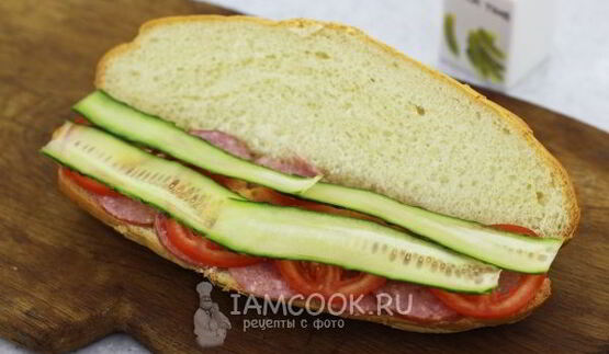 сэндвич с колбасой