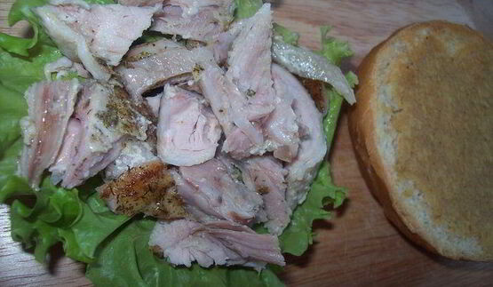 сэндвич с курицей, горчицей и перепелиным яйцом