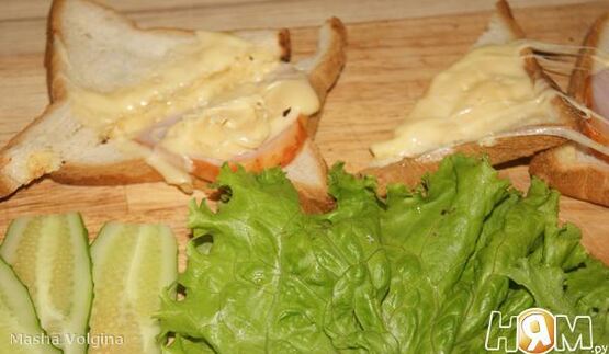 сэндвич с сыром и карбонатом