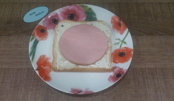 сэндвичи с колбасой и сыром