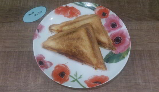 сэндвичи с колбасой и сыром