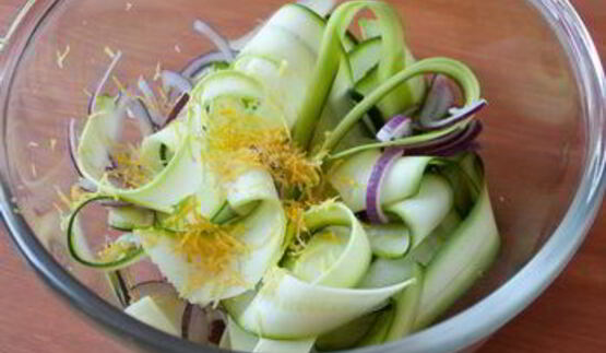 сэндвичи с курицей и маринованным цуккини