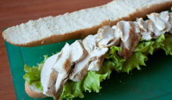 сэндвичи с курицей и маринованным цуккини