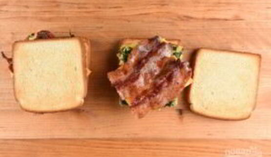 сэндвичи с яйцом и беконом