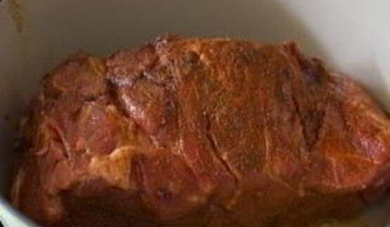 сэндвичи со свининой, жареной в пиве с овощами