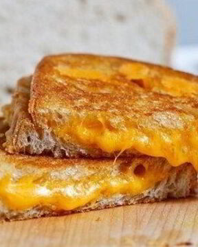 Сырный сэндвич на сковороде