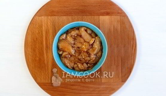 вьетнамский сэндвич бан ми с курицей