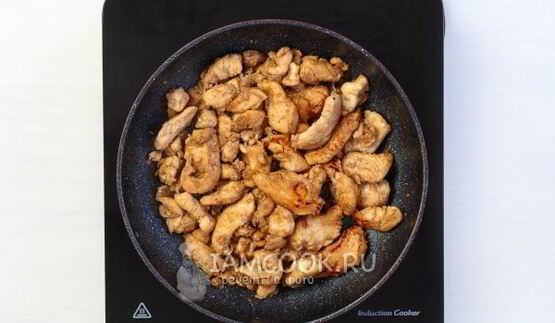 вьетнамский сэндвич бан ми с курицей